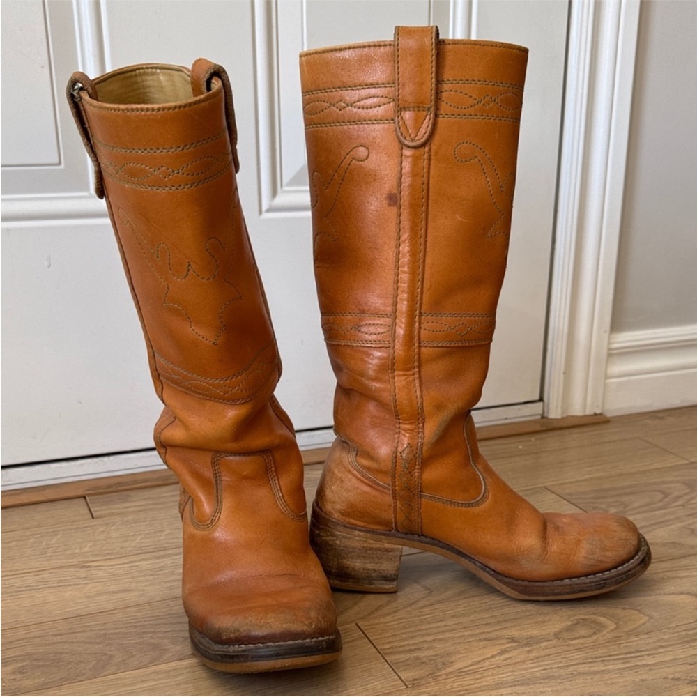 Vintage 70s Longhorn Stitched
Campus Frye Style Boots
Women's 8 - Picture 2 of 8